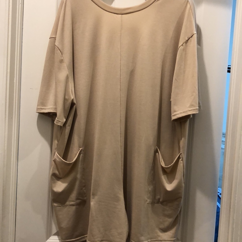 TEE ROMPER BOUTIQUE BRAND (unknown) in Beige NWOT sz XL - Picture 2 of 6